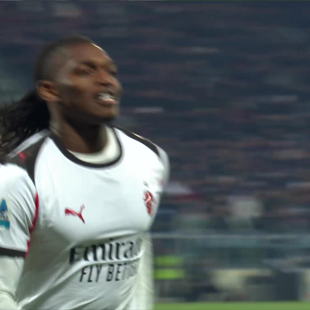 Rafael Leão fires home! Milan lead ⚽ #CagliariMilan 0-1