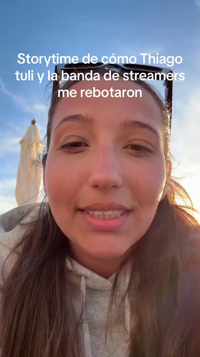 "Le compré un champagne a Tuli Acosta, Thiago y todos los streamers porque quería conocerlos. Fui a la mesa donde estaban para invitarlos a que lo tomemos juntos y me rechazaron. Quedé re mal, me siento re boba": la experiencia de una tiktoker.