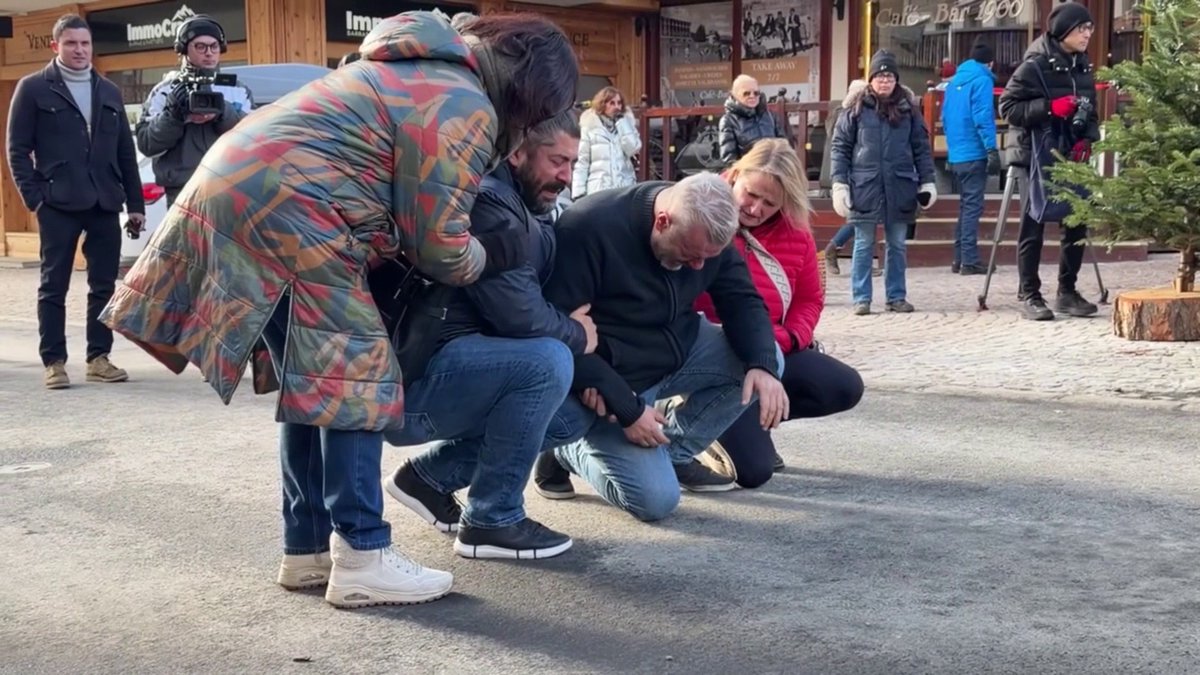 Pour les familles qui sont toujours sans nouvelles de leurs proches, les heures d’angoisse deviennent insupportables. Au cours du drame de Crans-Montana (Suisse), la quasi-totalité des victimes sont de jeunes personnes venues fêter le passage à la nouvelle année. #JT20H