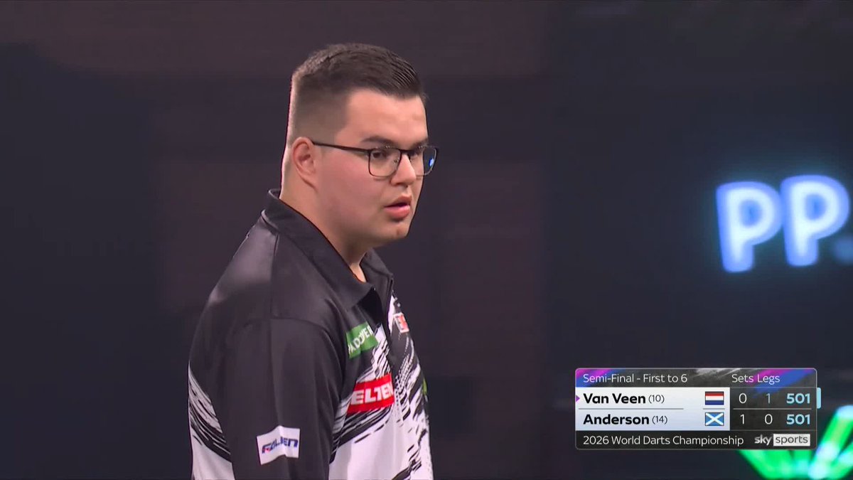 TEN-DARTER! What a response! Gian van Veen produces a sensational TEN-DARTER to open his account in set two! 📺 #WCDarts | SF