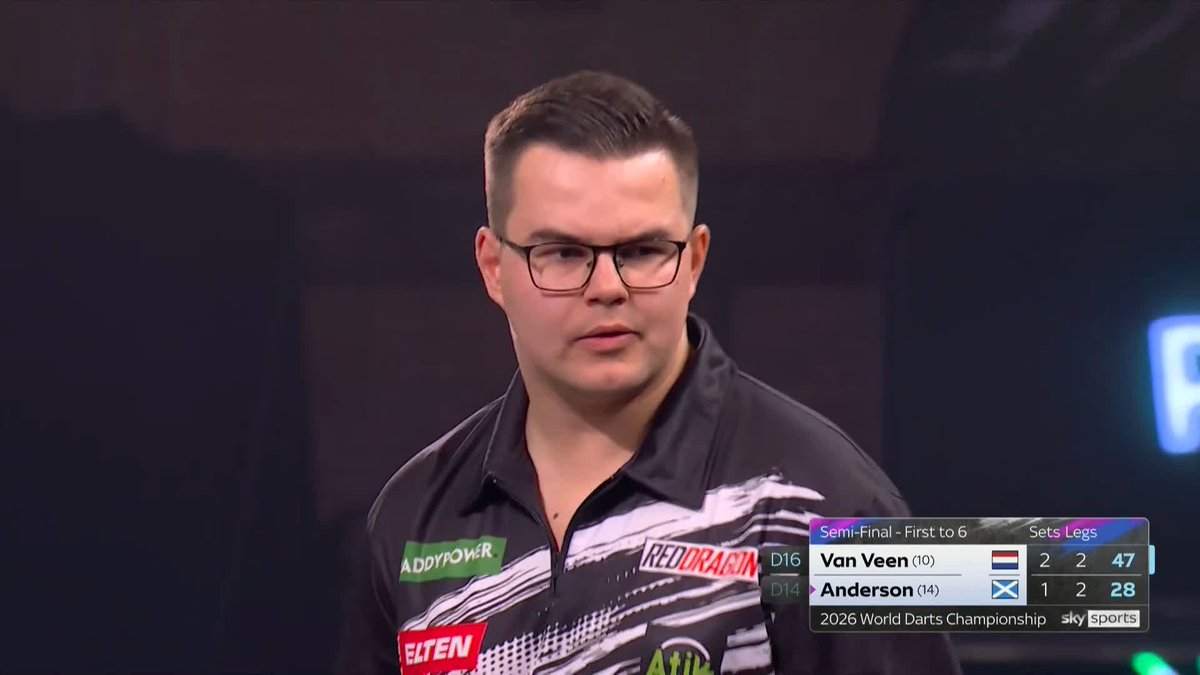 VAN VEEN ON THE CHARGE! Delightful from the Dutchman! Gian van Veen kicks off the fourth set decider with SIX perfect darts, before producing a brilliant 11-darter to stretch his lead to 3-1! 📺 #WCDarts | SF