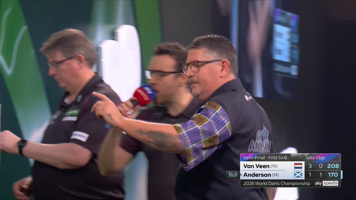 'HERE FISHY FISHY' 🎣 THIS IS OBSCENE! 😂 Gary Anderson follows up a ten-dart break with ANOTHER 170 finish to take control of set five! 📺 #WCDarts | SF