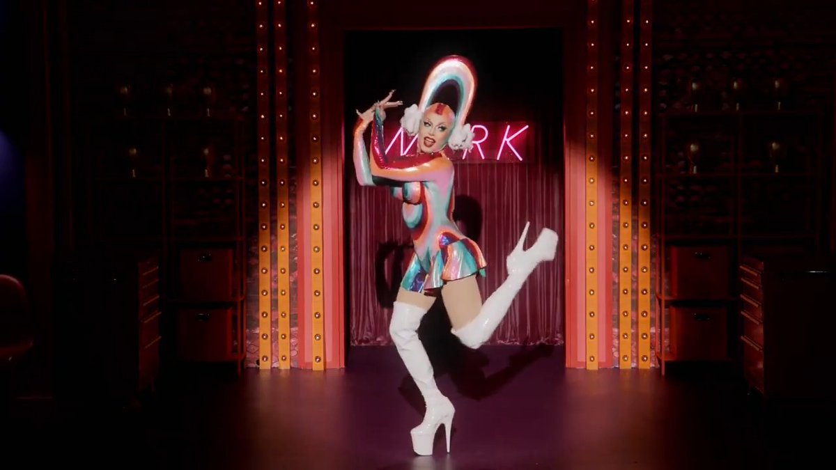 I can see your rainbow from here! 🌈 Nini Coco #DragRace