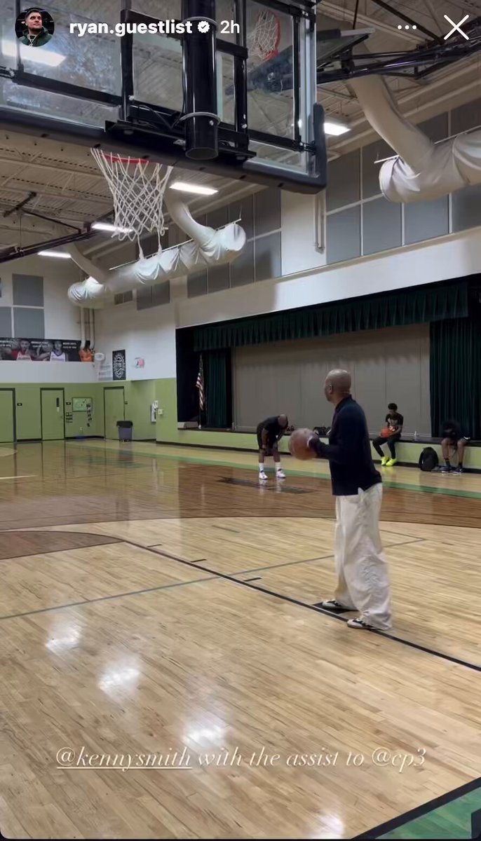 Chris Paul getting up for a dunk today 🤯 Age 40 &amp; 6’0 &amp; still got the hops. Kenny Smith with the assist 🔥 (🎥: ryan.guestlist)