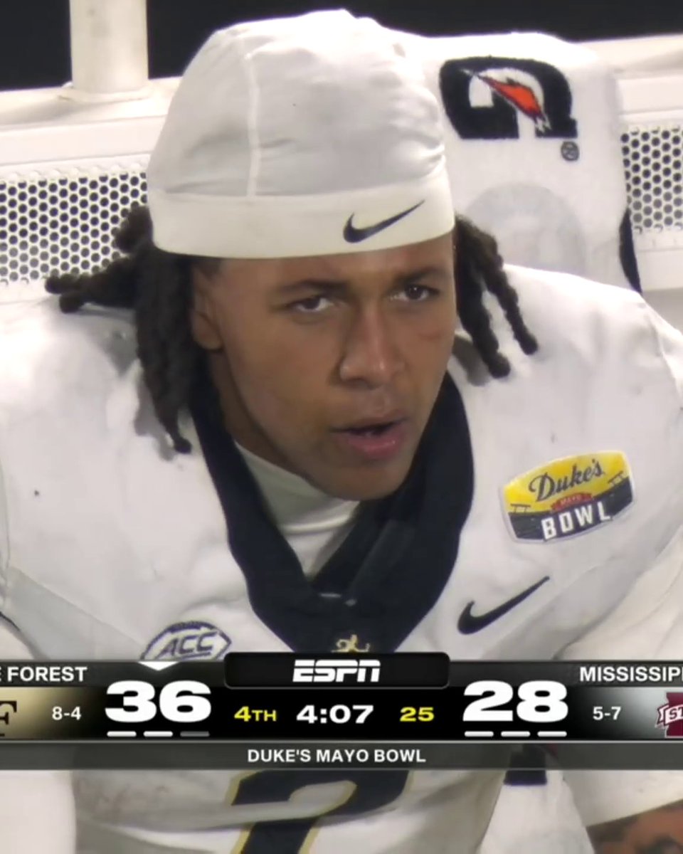 BLOCKED THE EXTRA POINT AND TOOK IT ALL THE WAY TO THE HOUSE 🔥 We've got a close one between Wake Forest and Mississippi State on ESPN and the ESPN App 👀