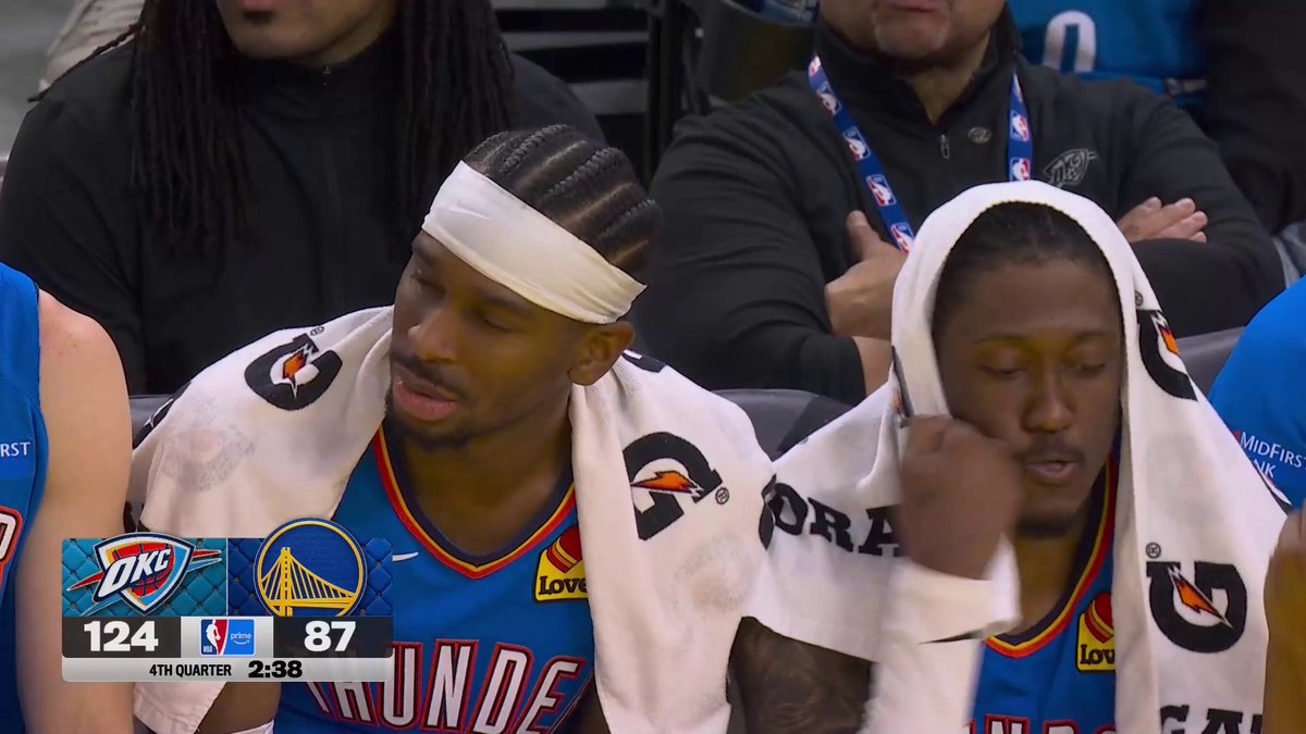 “It’s a right, it’s a left, it’s a right, ohhh he’s not a tomato can.” 🥊 This is peak Kevin Harlan 🎙️😂 #NBAonPrime