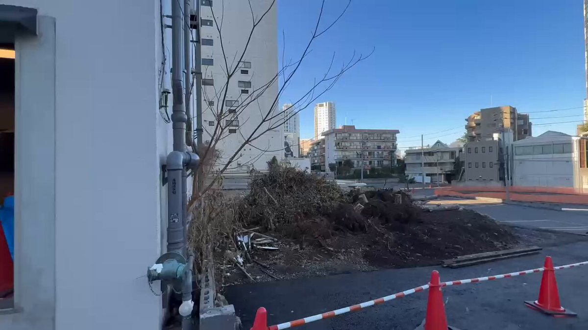 三井の空き地。 ミッドタウン事業部だとか