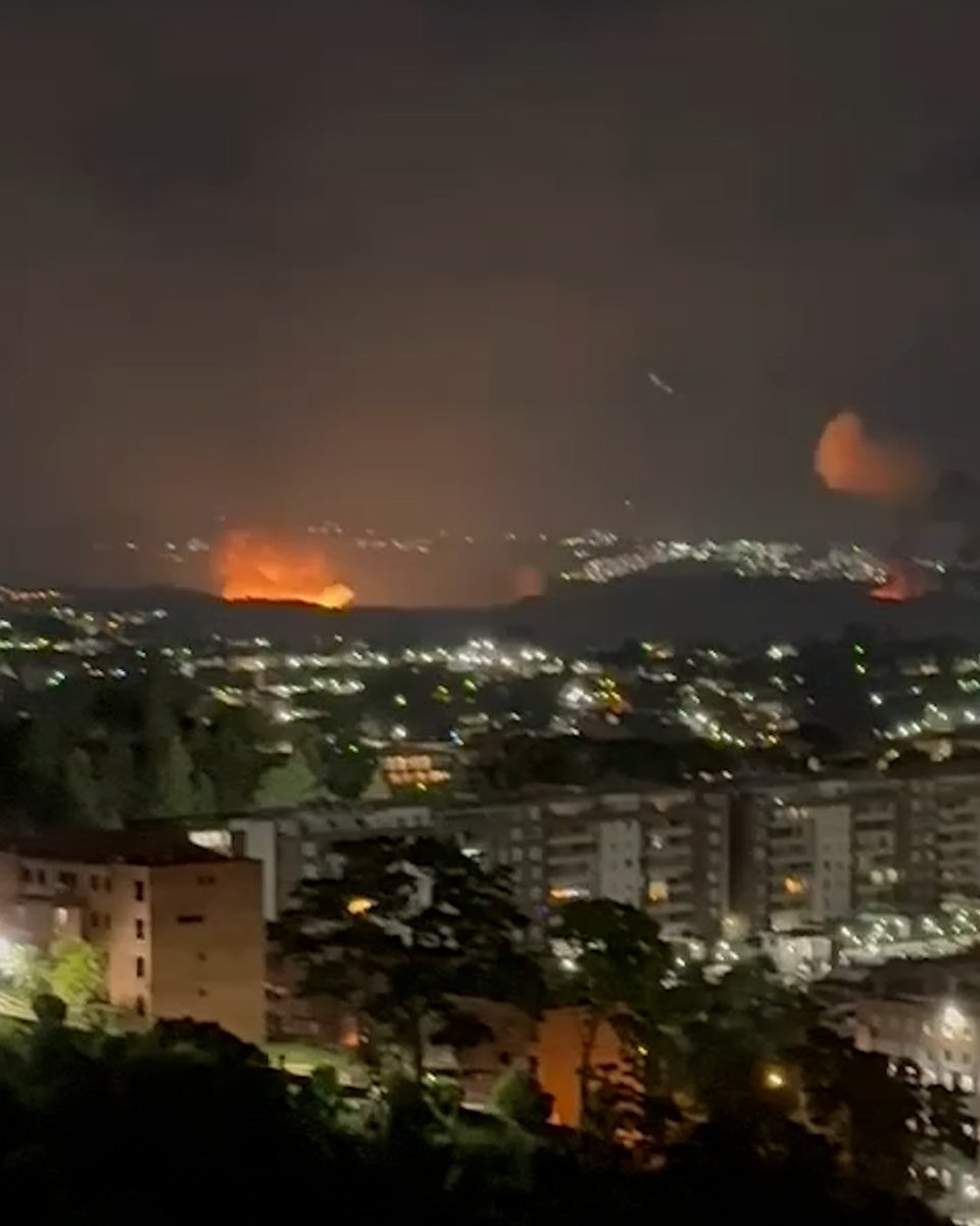 Llegó el FIN del dictador Nicolás Maduro. Le dijeron que saliera por las buenas y no quiso, ahora saldrá por las malas. Estados Unidos 🇺🇸 inicia el bombardeo a los puntos claves del dictador. ¡VENEZUELA será libre!