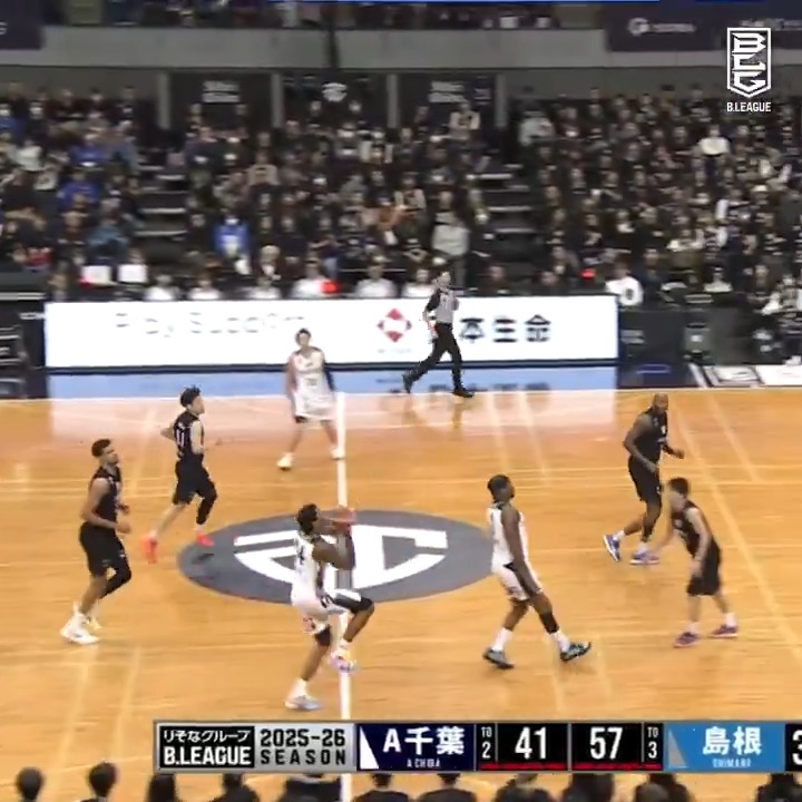 1年に1度決める男!? ハーフラインから放ったショットは...😳 James Michael McAdoo 島根スサノオマジック #Bリーグ #りそなグループ