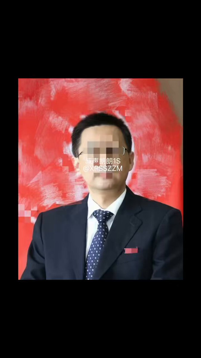 出差相识某校书记之人前人后两个人🫵🏻🫵🏻 第二次相见直接“上门服务”😅 儒雅有气质，白净又光滑，让人欲罢不能 娇喘吁声从客厅到卧室，整个屋子都弥漫着荷尔蒙 🈵分💯