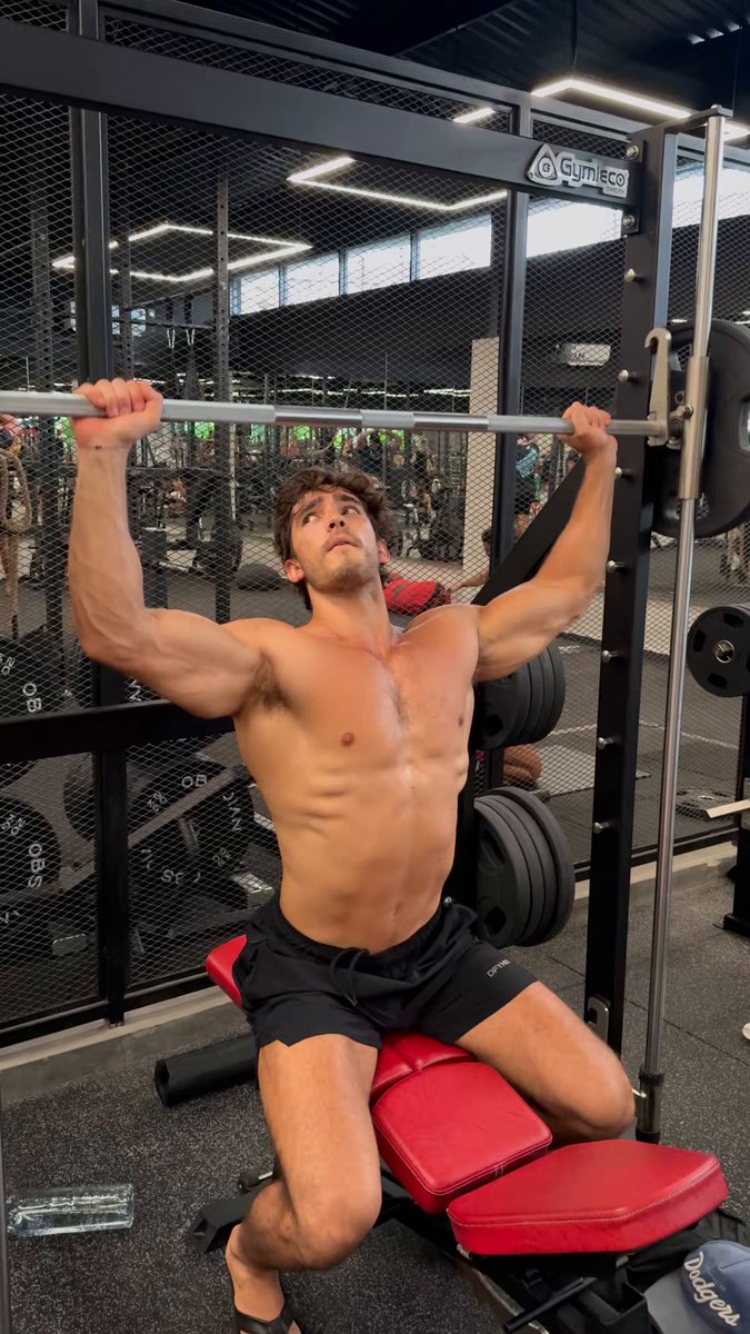 Queria treinar sem camisa