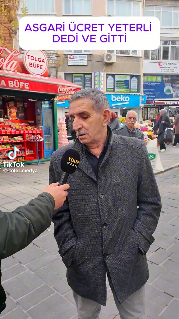 AKP’li dayı muhabiri zorbaladı ve gitti ! Asgari ücret yeterliymiş ..! Dayı öyle dedi .. Hay senin ben dayı kere ..,