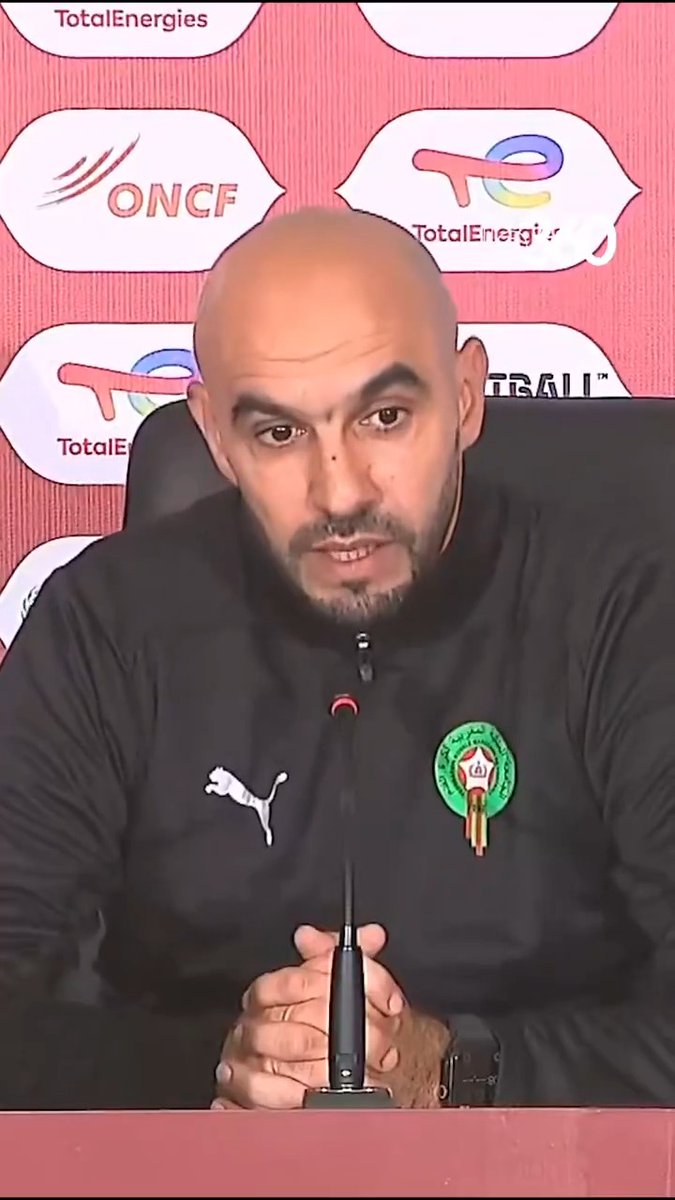 🇲🇦🗣️ Walid Regragui : « Mon travail, c’est de rappeler à mon équipe pourquoi le Maroc n’a pas gagné la CAN depuis 50 ans, parce qu’à chaque compétition, on a manqué d’humilité. Tout va se jouer là-dessus, avec les pieds sur terre. »