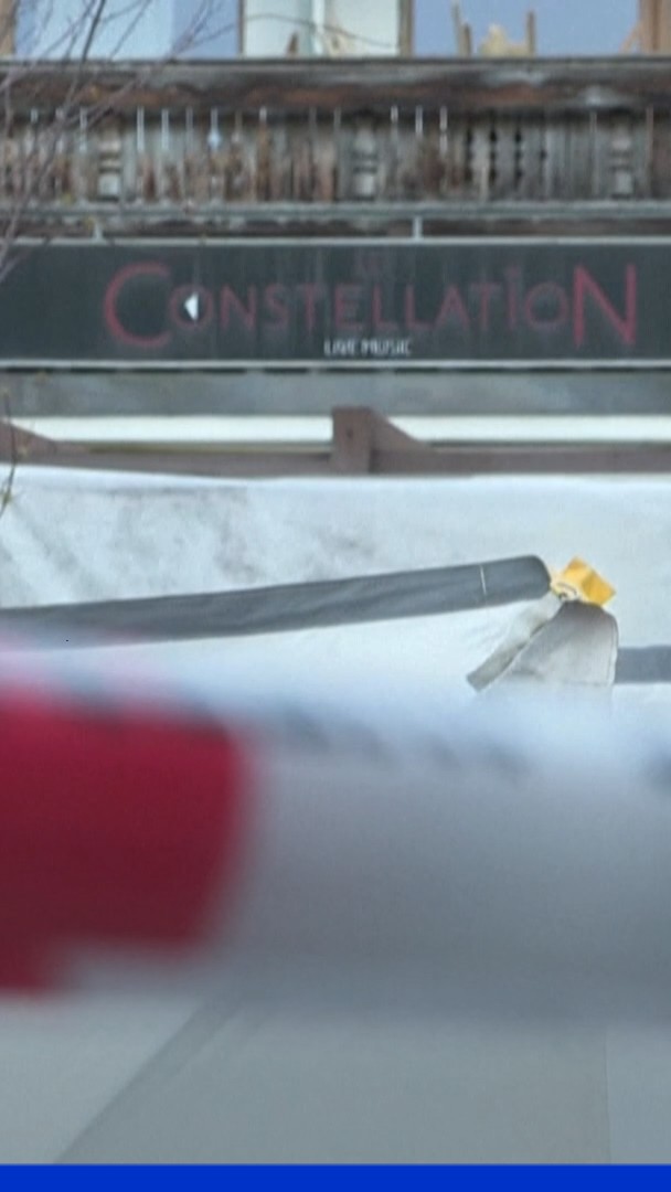 "Nous allons très mal": au lendemain de l'incendie mortel de Crans-Montana, les propriétaires du bar assurent ne plus "pouvoir manger ni dormir"
