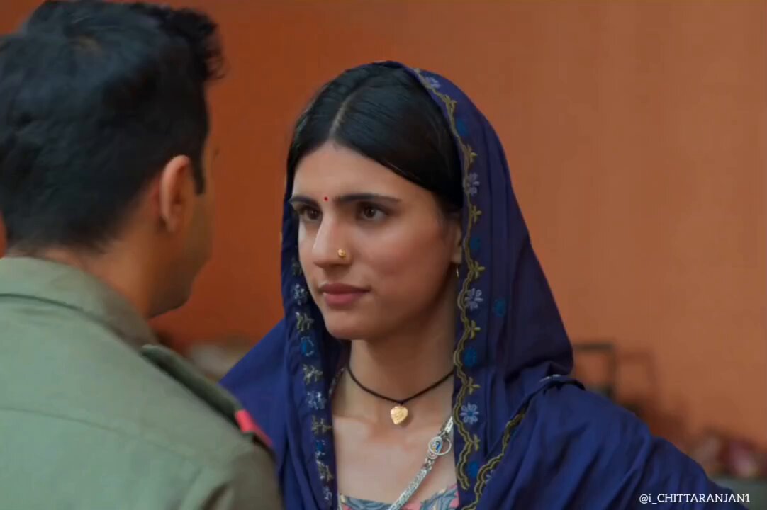 the way arijit singh's verse in ghar kab aaoge captures the deep pain of a soldier father missing his little girl so realistically is just heartbreakingly beautiful.