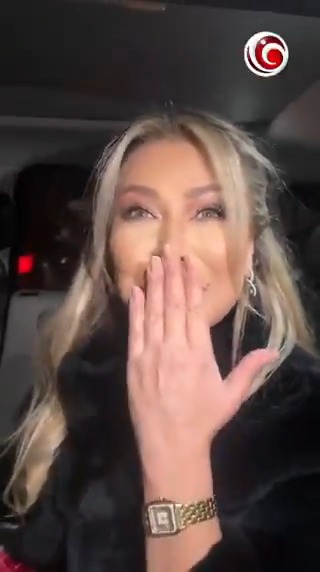 قُبلة نوال الزغبي لجمهورها في الكريسماس ... مصر أم الدنيا وبلدي التاني والشعب المصري بمـ**ـوت فيه 🥰