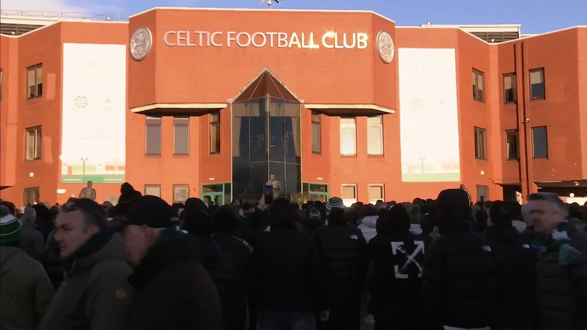 Celtic fans gather outside the stadium after the Old Firm defeat to Rangers 👀