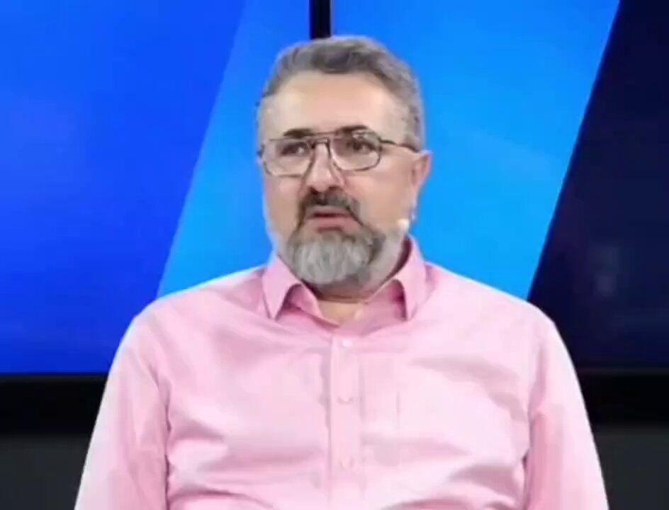 Adamlar açıkça usulsüzlük yaptığını televizyon ekranlarında anlatıyor. TFF maaşın asgari ücret olduğunu da biliyor. Konu Galatasaray olunca saldıran kim varsa ortalıkta yok. Musaba transferinde de Yüksel Yıldırım dostlar alışverişte görsün ayağı yaptı. Çünkü fenerin limiti yok.