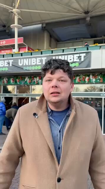 SD in the betting ring. Sandown. Saturday 3rd January. SD Racing Services
