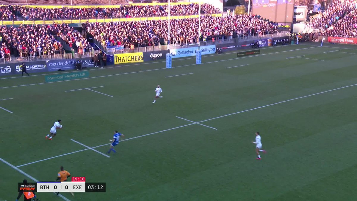 .Bath Rugby’s Guy Pepper with a BIG hit on Exeter Chiefs’ Olly Woodburn 💥 #PREMRugby | #GallagherPREM