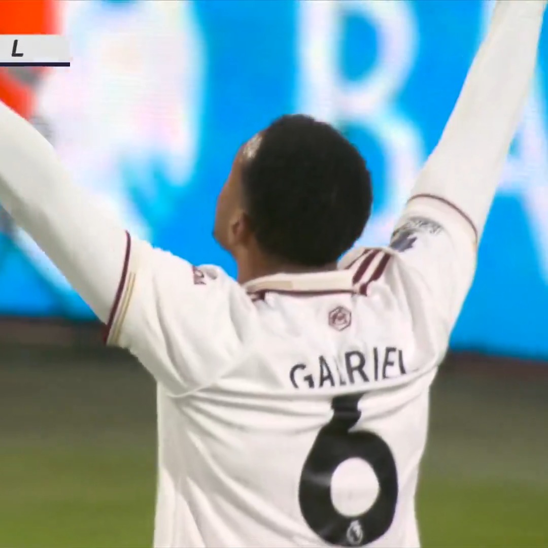 A terrible Gabriel mistake leads to a Bournemouth opener—but he IMMEDIATELY redeems himself with a goal at the other end. 😅