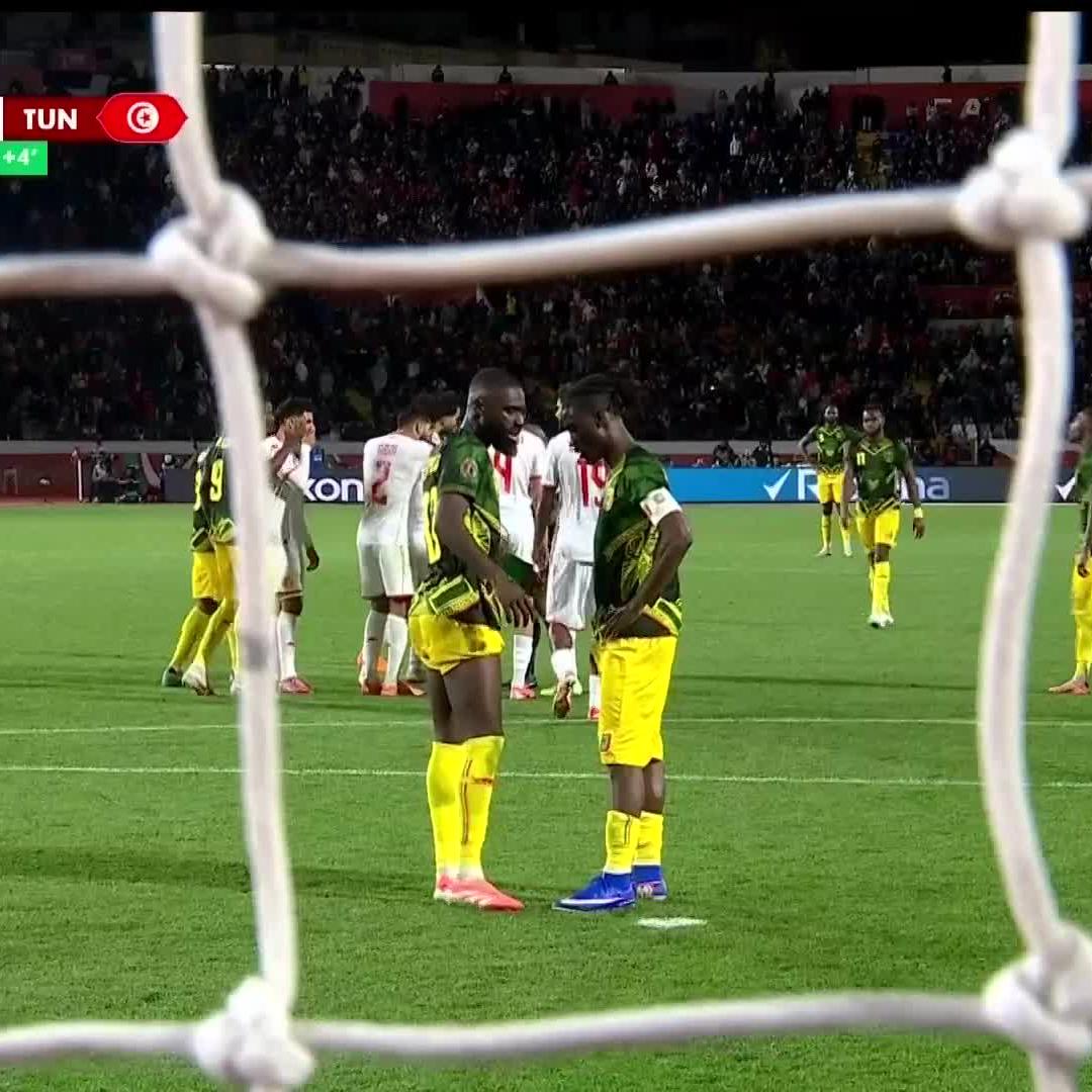 Abongile Tom points to the spot 🤯 The drama continues between Mali and Tunisia 🇲🇱🇹🇳 📺 Stream #TotalEnergiesAFCON2025 on DStv: