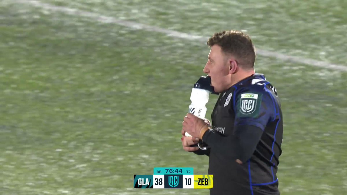 It's a fairytale end for Duncan Weir! 🙌 The Glasgow Warriors legend scores on his final appearance for the club 🥹
