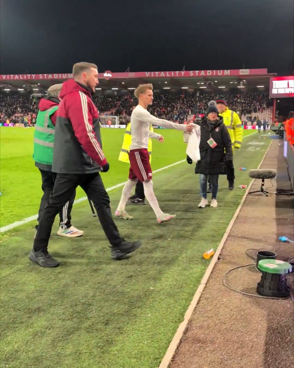 Martin Ødegaard gifting his shirt to a fan, after Arsenal beat Bournemouth… ❤️