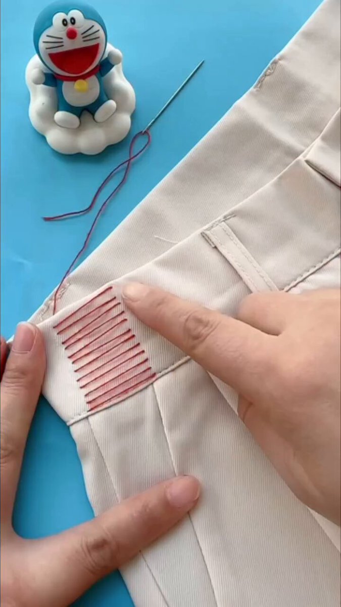 これ簡単にウエスト詰められるし太ったら戻せるからめちゃくちゃ良い😂笑