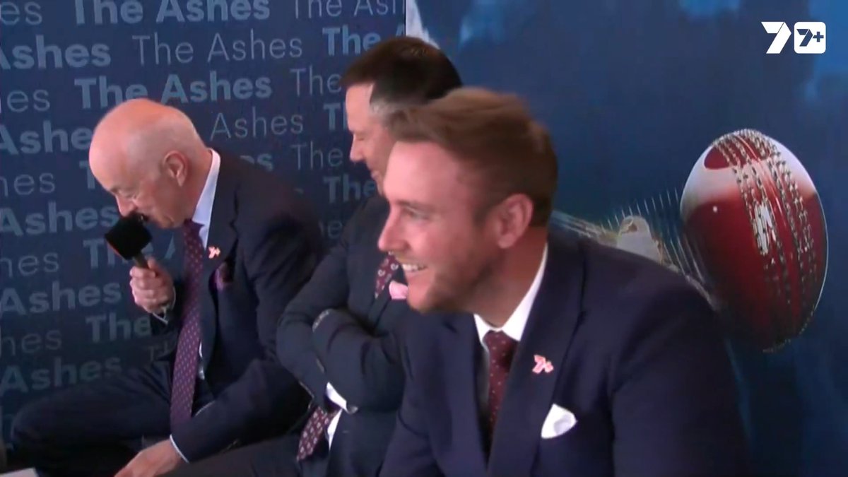 Tim Lane: "The first time since 1888 Australia has gone into a Test at the SCG without a spinner." Stuart Broad: "Did you call that game Tim?" 😅 #Ashes