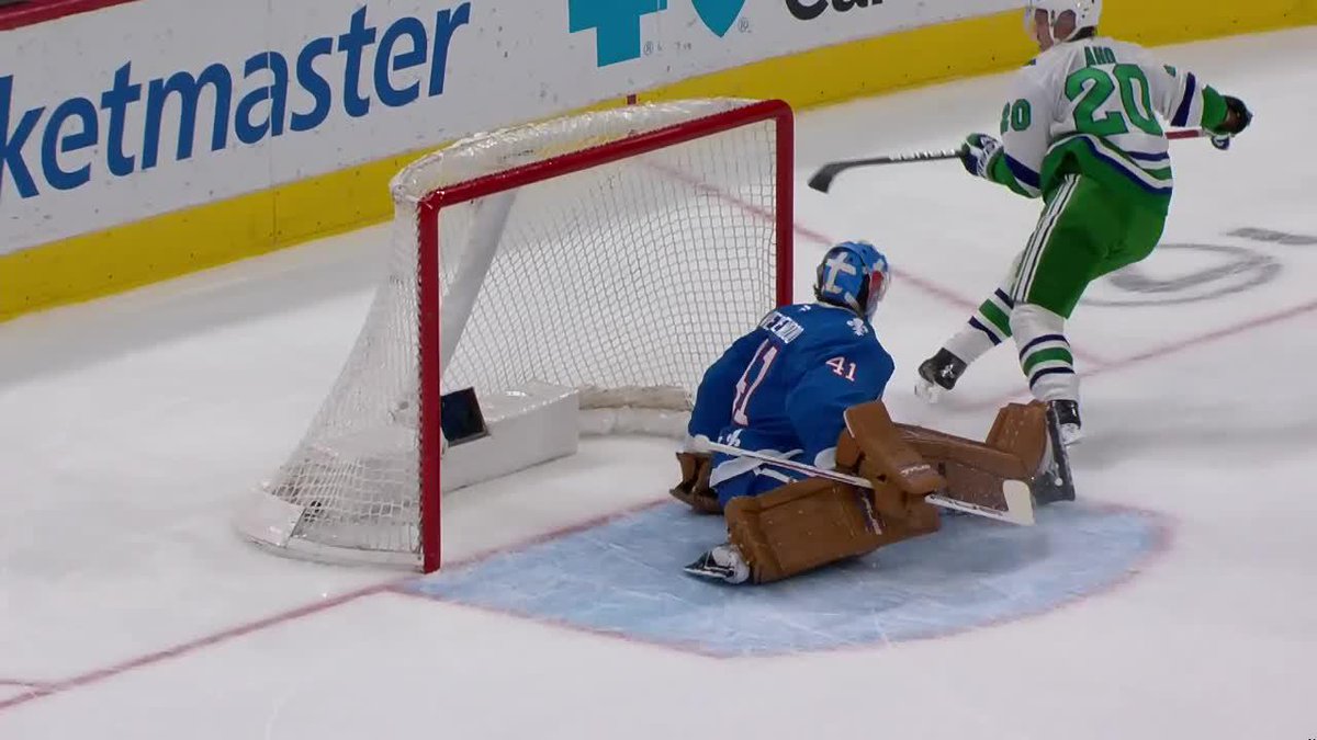 "TALK TO ME SHORTY" is an all time call on this Aho shorthanded goal 😂🚨