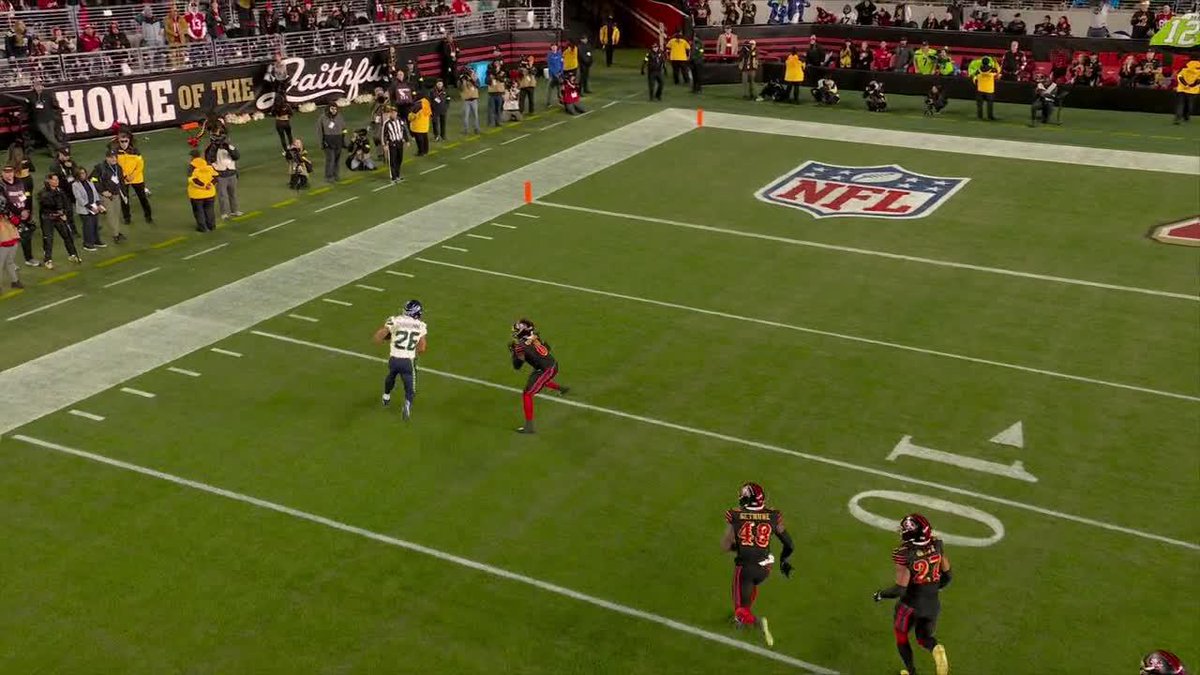 Charbonnet gets on the board first in the Bay 💪 Seahawks take the early lead 😤