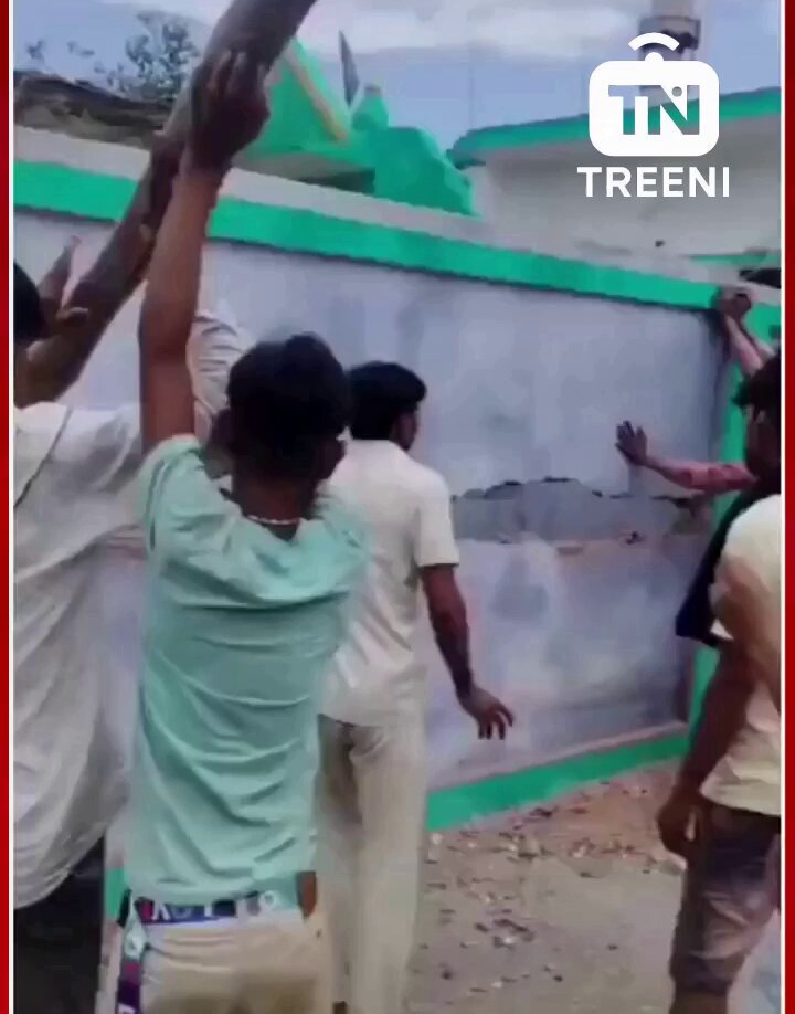 Mosque committee demolishes Medina Mosque built on government land in Sambhal, UP. Ahead of the scheduled administration action with bulldozers on January 4, committee members began demolition after midnight using hammers. The accused mutawalli Haji Shameem has been charged with encroachment.