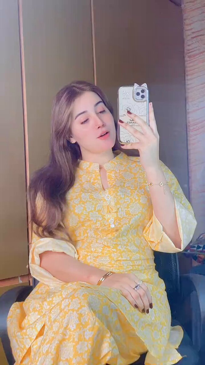 Pakistani beauties, Jiya Mughal &amp; Shaishta.