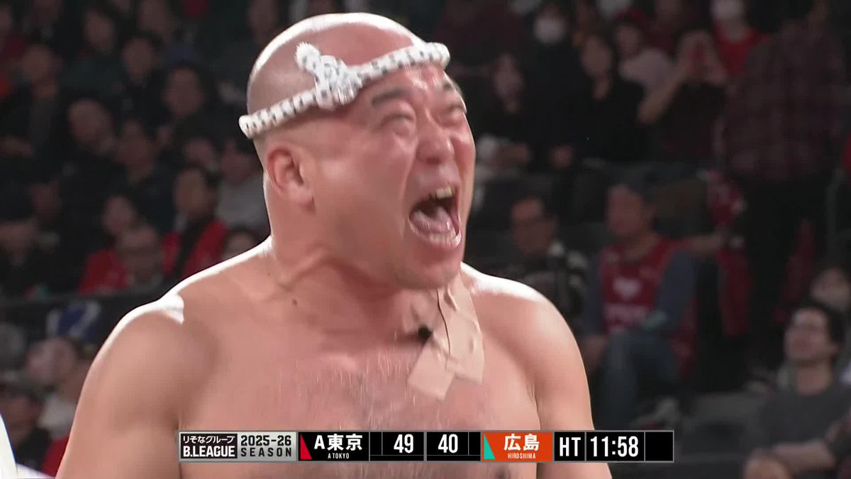 クールポコ。さんによるハーフタイムショーにて 【モテようとして携帯の待ち受けをEXILEにしてる男がいたんですよ〜】 ⏬️ 「男は黙って〇〇！！」 アルバルク東京【ALVARK TOKYO】 クールポコ。小野まじめ(もち兄) 🔽バスケットLIVEで観戦📡 #Bリーグ #りそなグループ