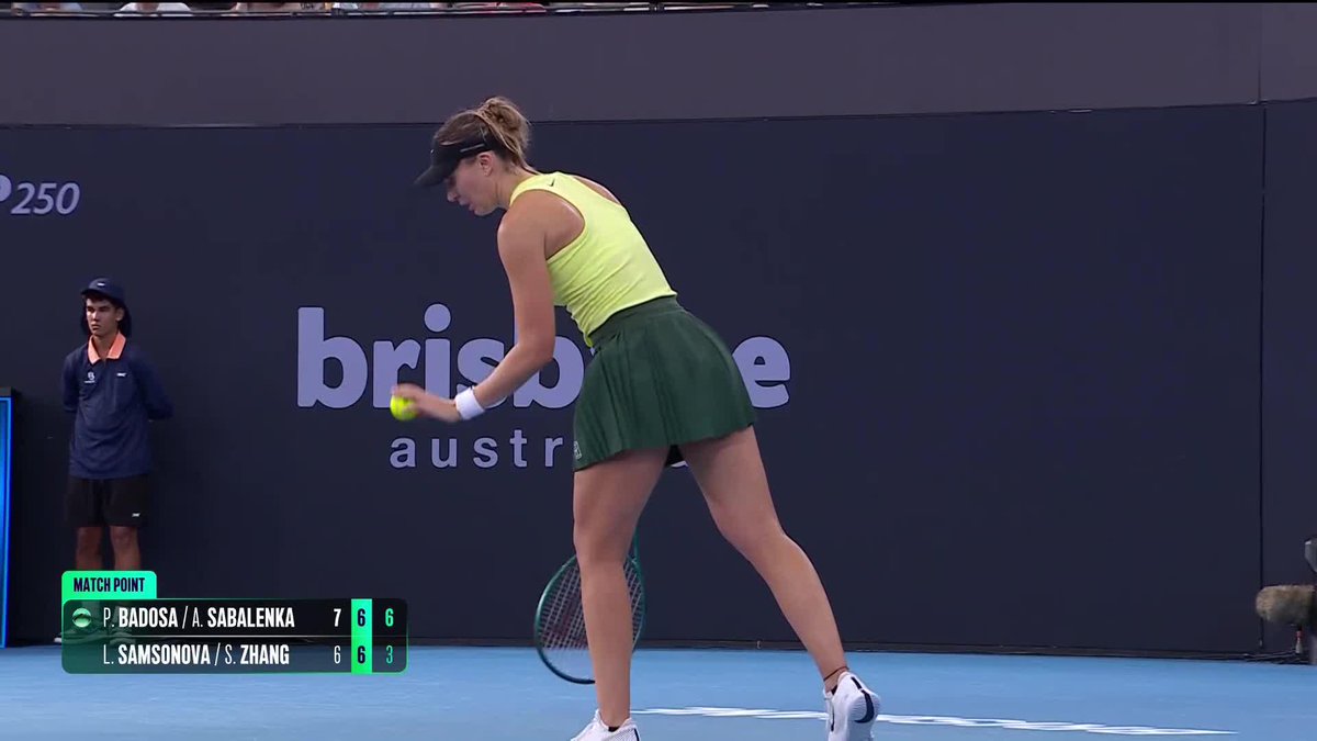 💪 Paula Badosa 🇪🇸 vuelve a jugar un partido oficial casi 100 días después y lo hace con victoria junto a su amiga, la nº1 Sabalenka, para meterse en cuartos en Brisbane 👏