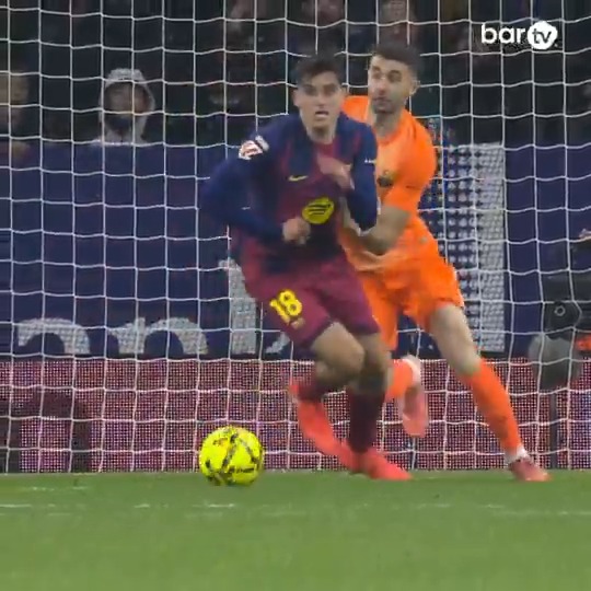 Viendo desde esta perspectiva, siempre y cuando entre dentro del juego peligroso, me parece falta. Es que la acción de Joan pone en peligro la integridad física de Gerard.