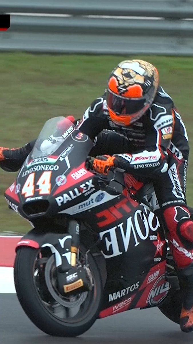 バイク乗りならみんな心臓がバクバクするやーつ。フロントがツルッと逝くこれな。やだね。