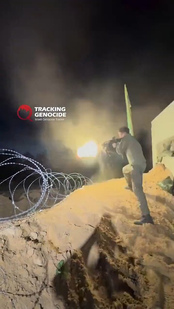 ليلة 1 يناير من العام الجديد هذه الجندي لم يمتلك ألعاب نارية ليحتفل بها بدخول العام الجديد أطلق رصاص رشاشه الثقيل اتجاه خيام وبيوت المواطنين في غزة !!