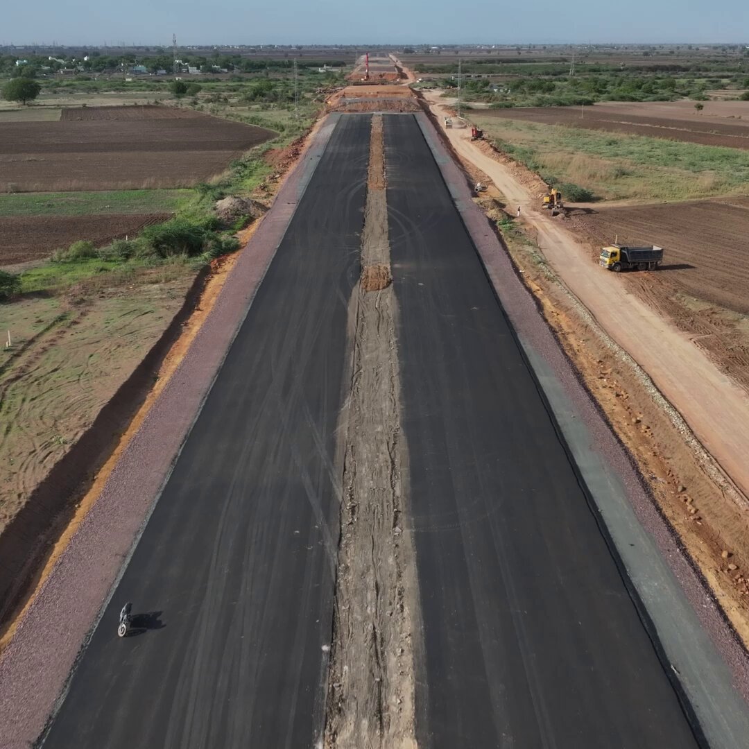 Development works of 518 km long NH-544G (Bengaluru Vijayawada Expressway) 👇 It's a six-lane, access controlled expressway connecting the cities of Bengaluru & Vijayawada (via Kadapa) 👍
