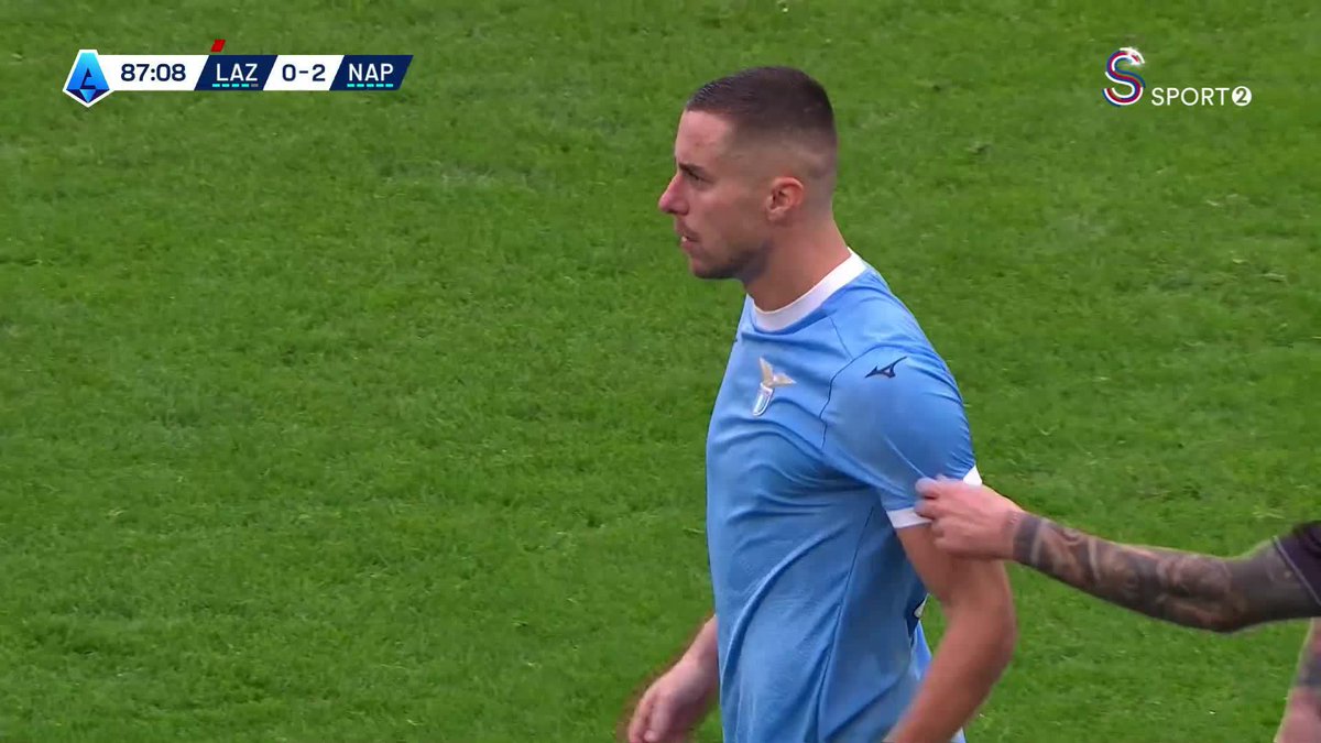 8 dakika 3 kırmızı kart. Lazio-Napoli maçında sinirler gerildi. 🔴 81' Noslin 🔴 87' Mazzocchi 🔴 88' Marusic