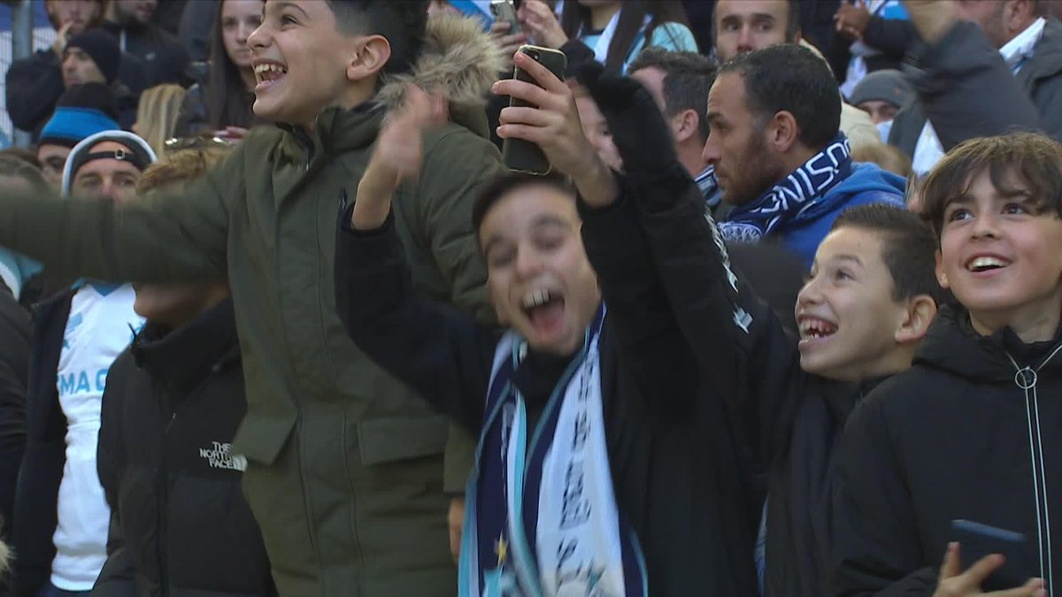 L'hommage des supporters marseillais à Jean-Louis Gasset 🙏 #OMFCN à suivre en direct et en exclu sur Ligue 1+ ➡