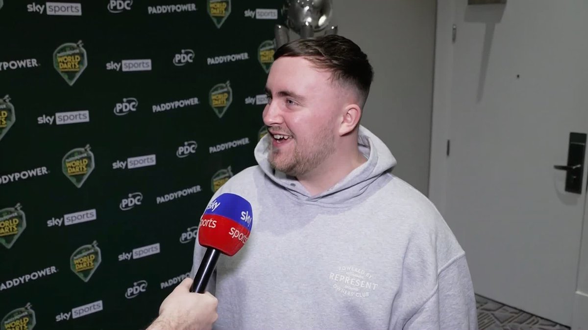 ''I had to bring out the ducking and diving'' 😭 Luke Littler on going head-to-head with the Ally Pally wasp 🐝