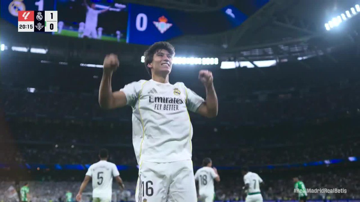 Gonzalo Garcia opens the scoring for Real Madrid 👏