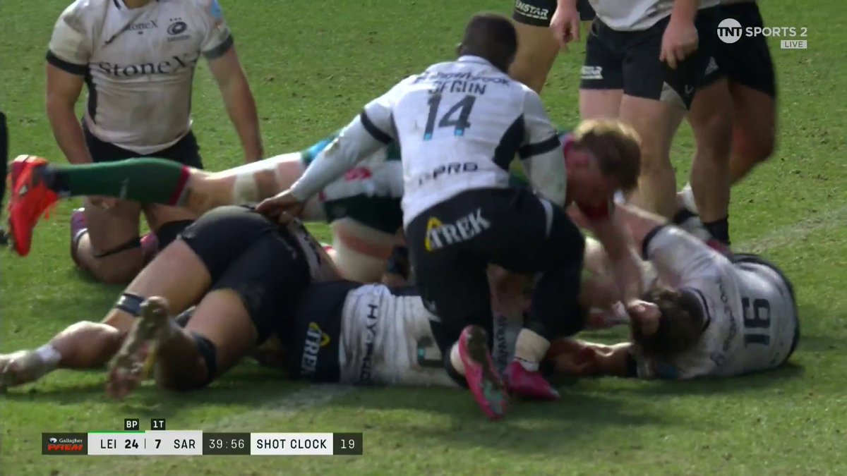 Bonus point secured! 💥 Heyes powers over after some brilliant build-up from Blamire, Wand and Chessum. 🏉 📺 @TNTSports &amp; discovery+ UK