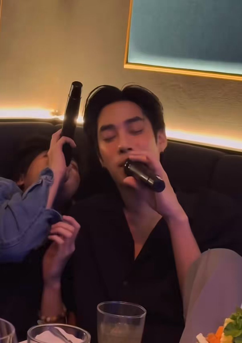 น้องเฟิ้ดร่างอ้อนนี่น้วยมาก แก้มเด้งสู้ไหล่ขนาดนี้ พี่เติ้ลไม่หวงแย่เลยหรอออ 🫠