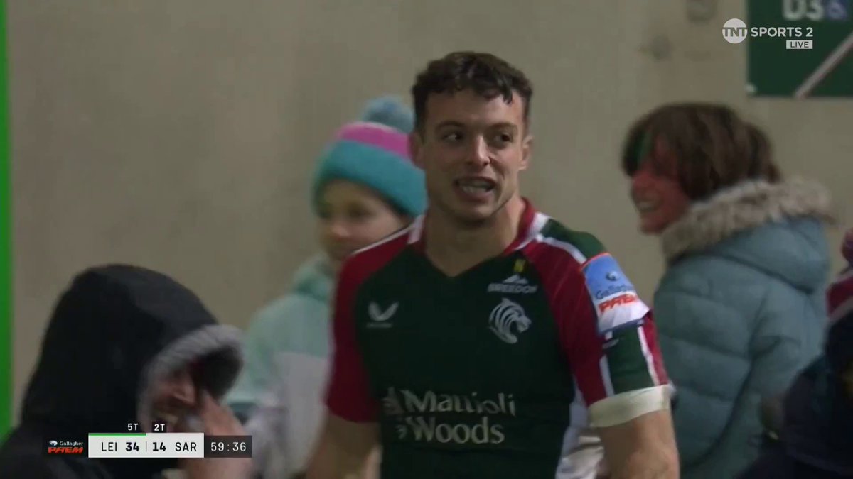 He does it again! 😮‍💨 No one's caching Radwan - too good! 💪 📺 TNT Sports &amp; discovery+ UK