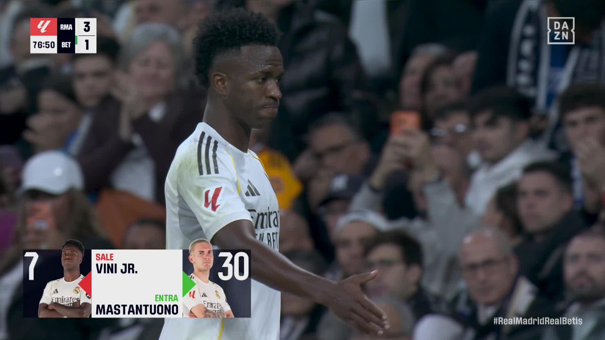 El Bernabéu pitando a Vinicius un día más. Gracias Rodri