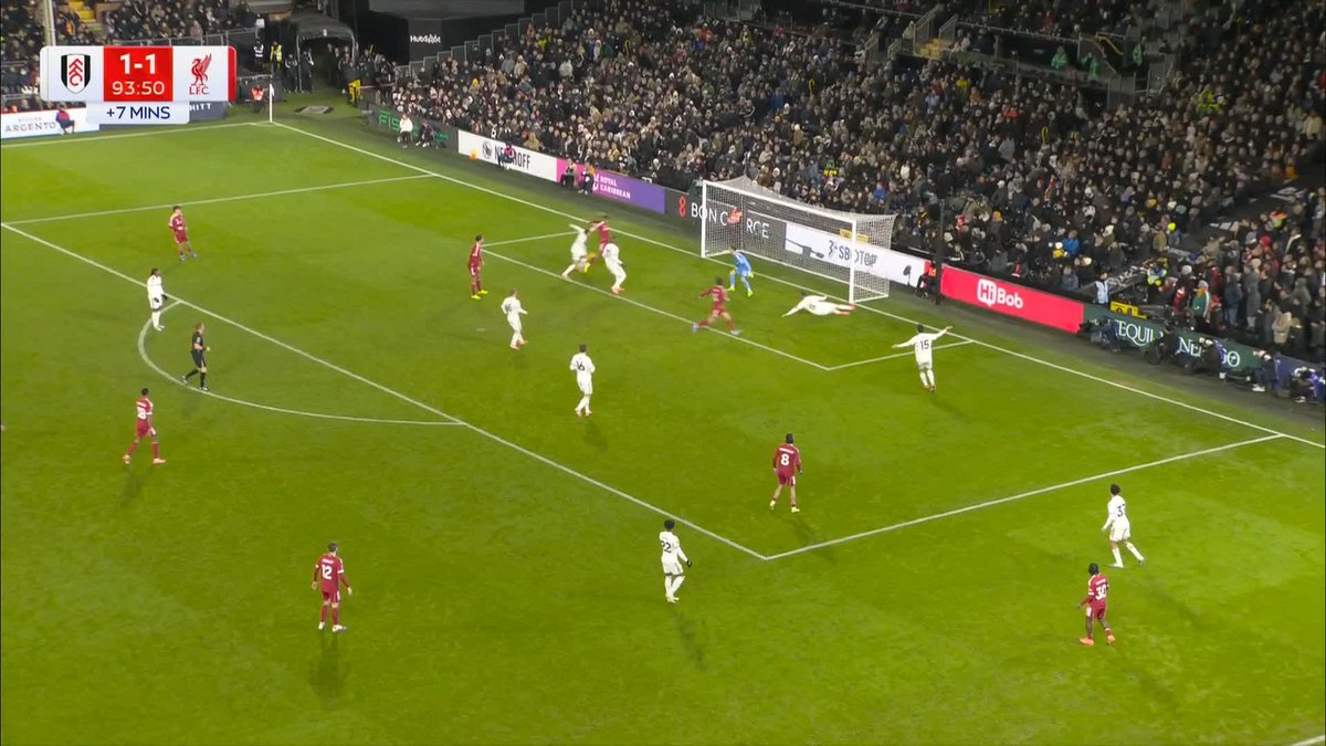 Cody Gakpo sneaks in at the back post for Liverpool in the 94th minute! 🤯