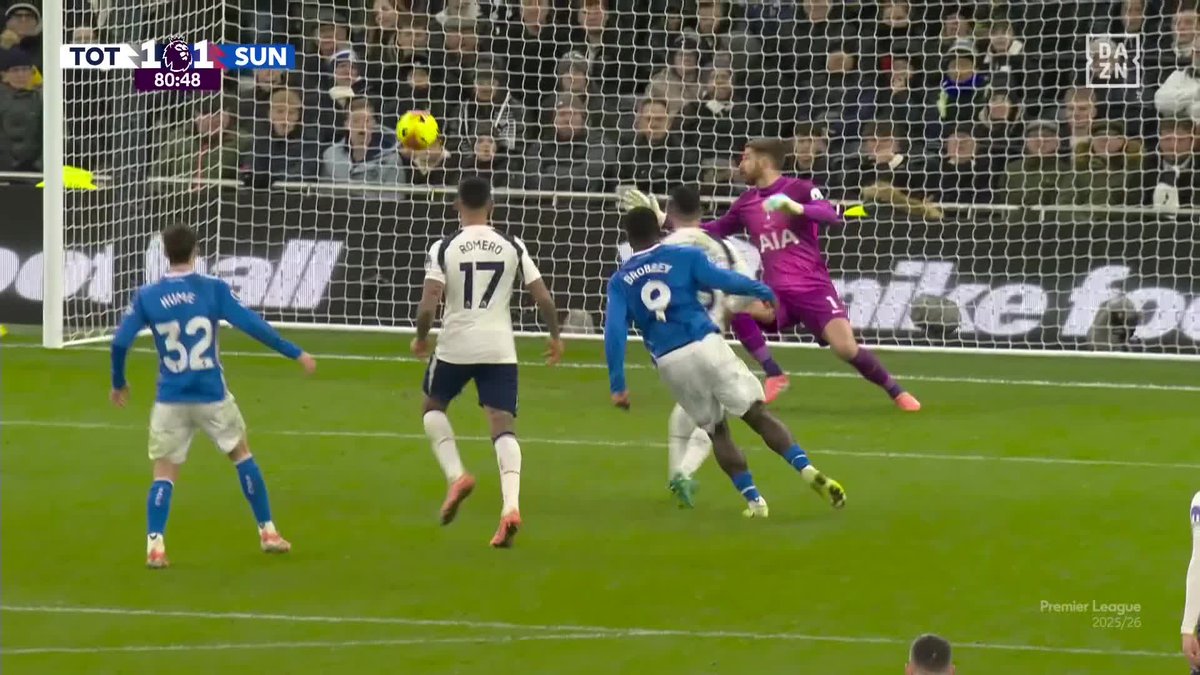 ¡UFFF! LO QUE NOS ACABA DE REGALAR BROBBEY 🤯 PARED DENTRO DEL ÁREA 💎 #PremierLeagueDAZN 🏴⚽